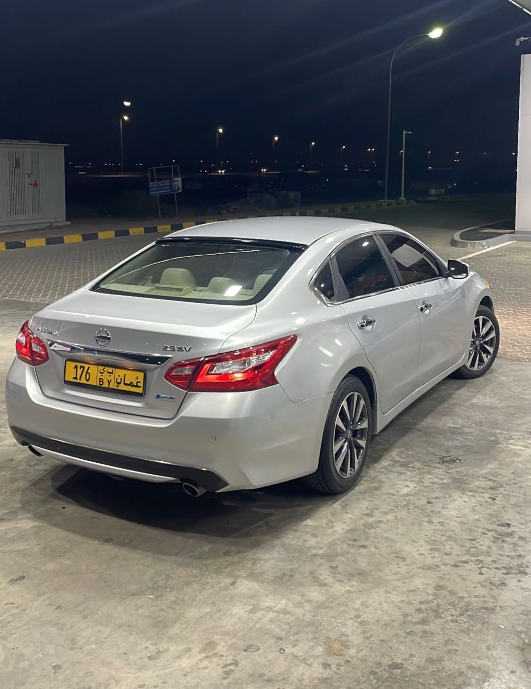 Car Image 2017 NISSAN ALTIMA SV