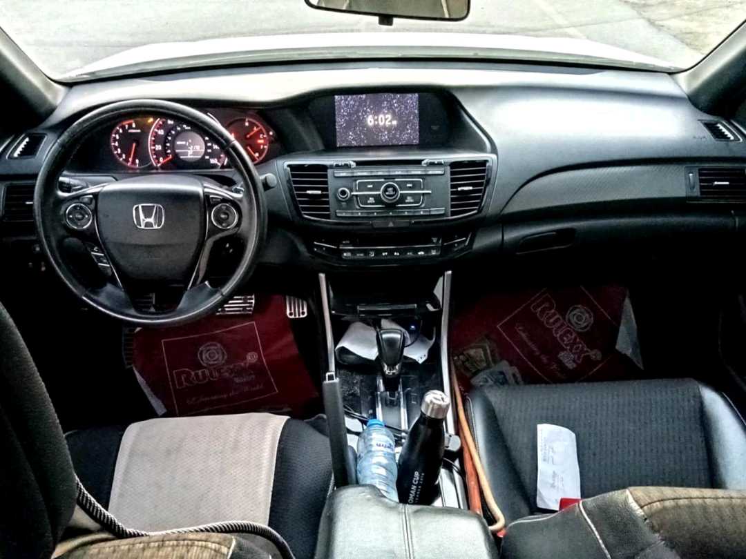 Car Image 2017 HONDA ACCORD SPORT