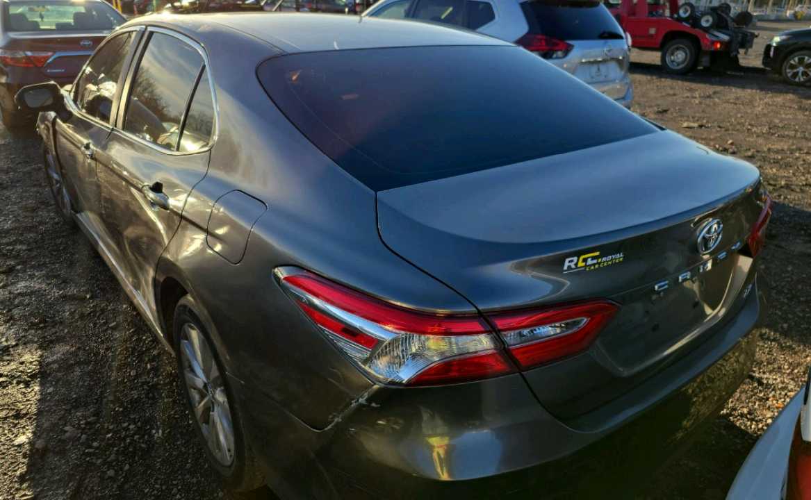 Car Image 2018 TOYOTA CAMRY