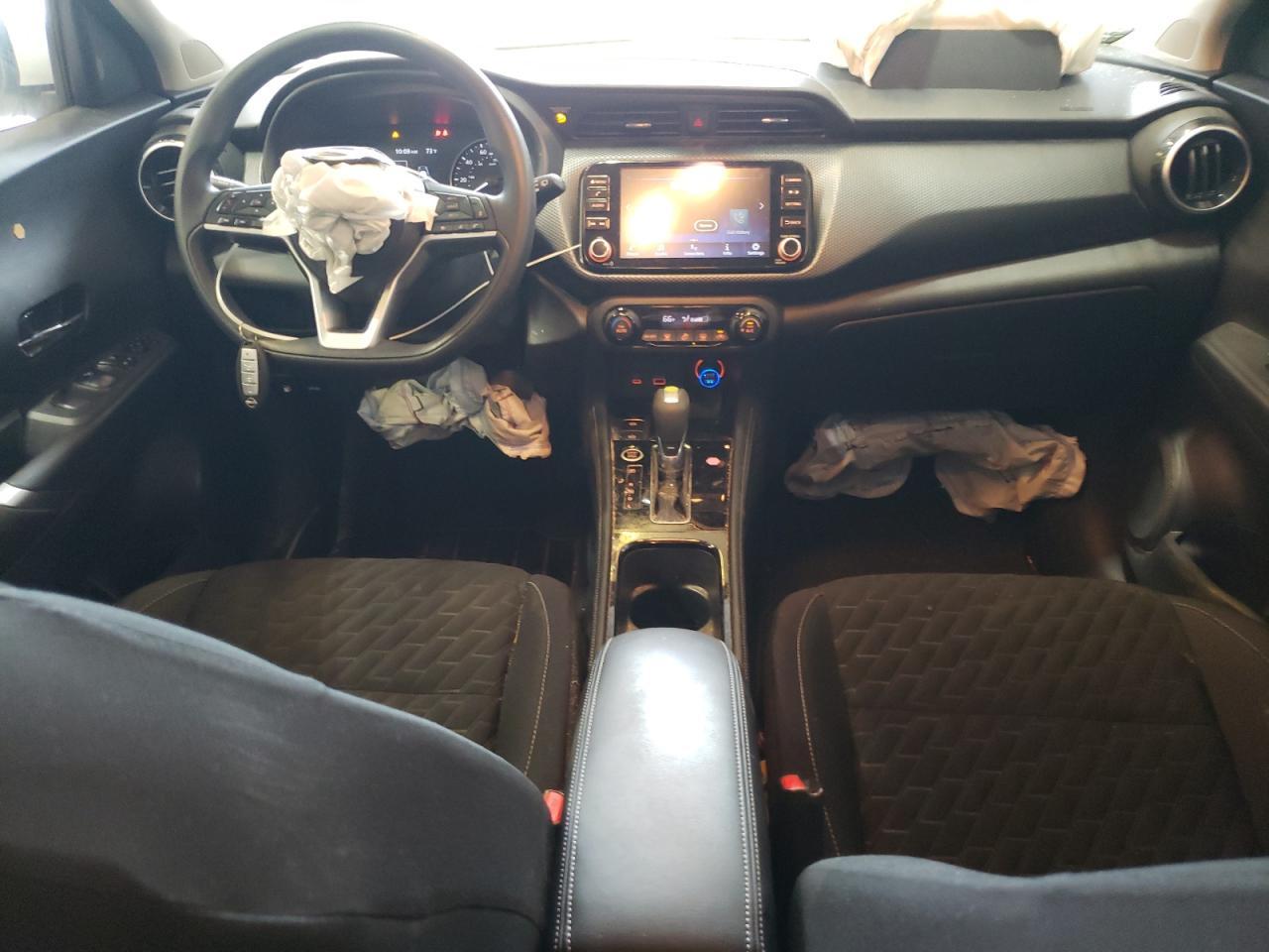 Car Image 2022 NISSAN KICKS