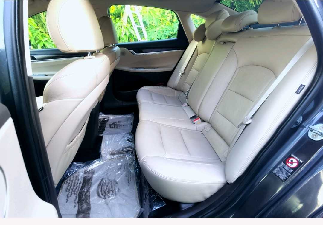 Car Image 2018 HYUNDAI AZERA 