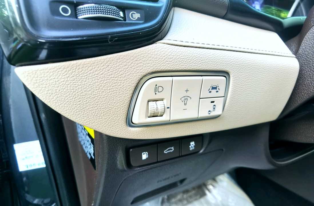 Car Image 2018 HYUNDAI AZERA 