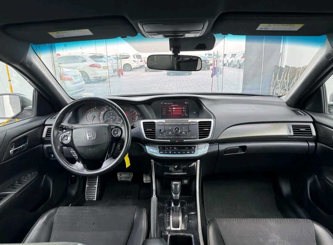 Car Image 2017 HONDA ACCORD SPORT