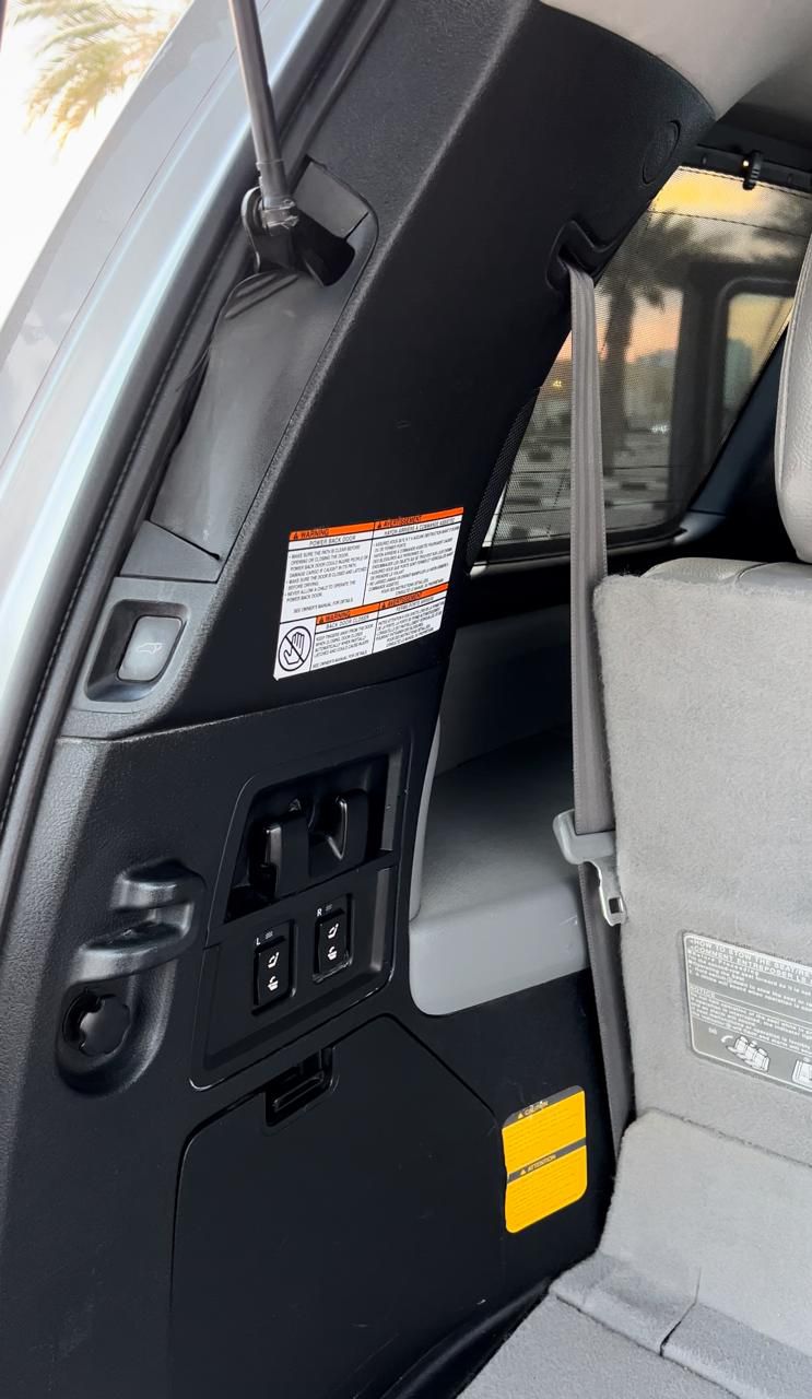 Car Image 2016 TOYOTA SEQUOIA 