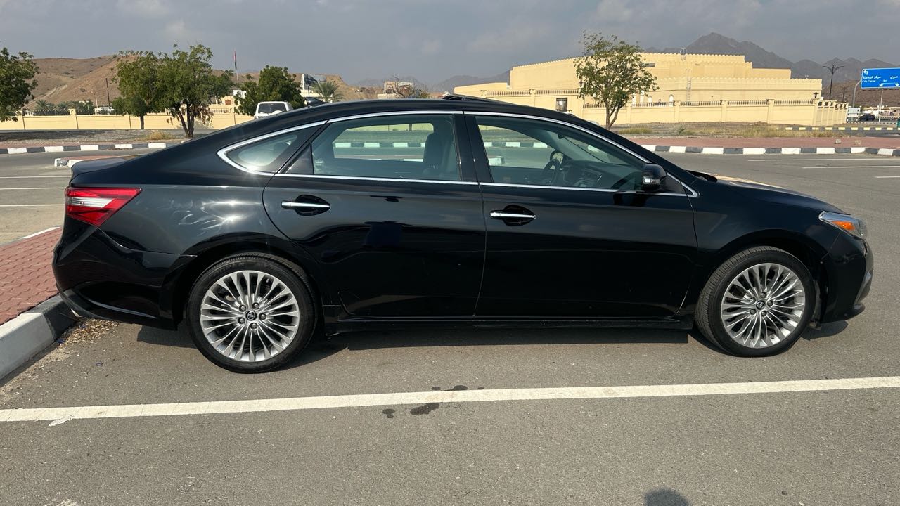 Car Image 2018 TOYOTA AVALON LIMITED