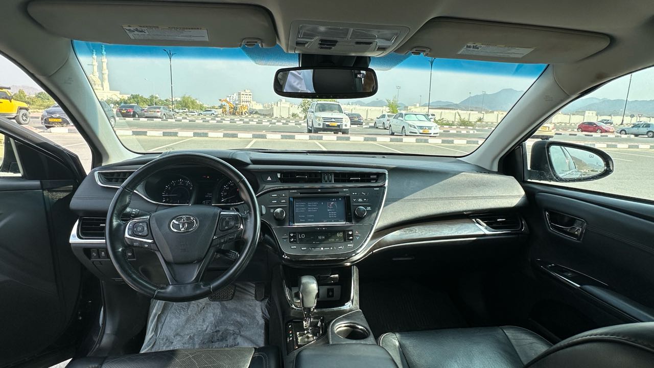 Car Image 2018 TOYOTA AVALON LIMITED
