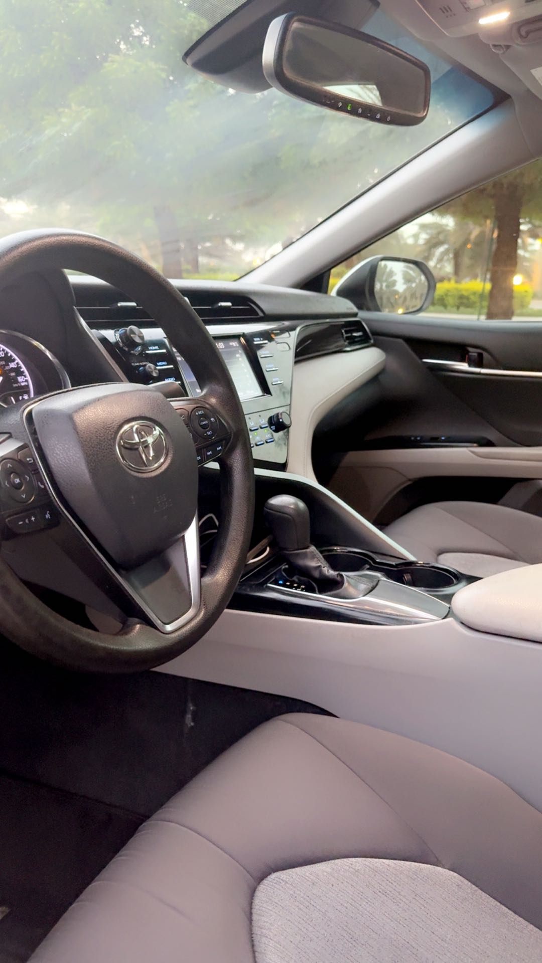 Car Image 2019 TOYOTA CAMRY LE