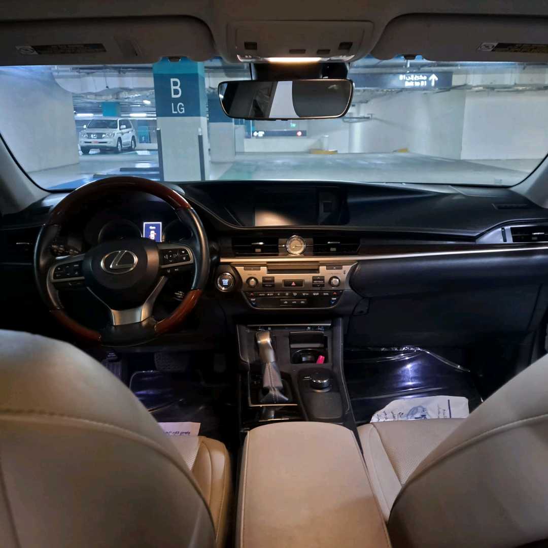 Car Image 2017 LEXUS ES 350