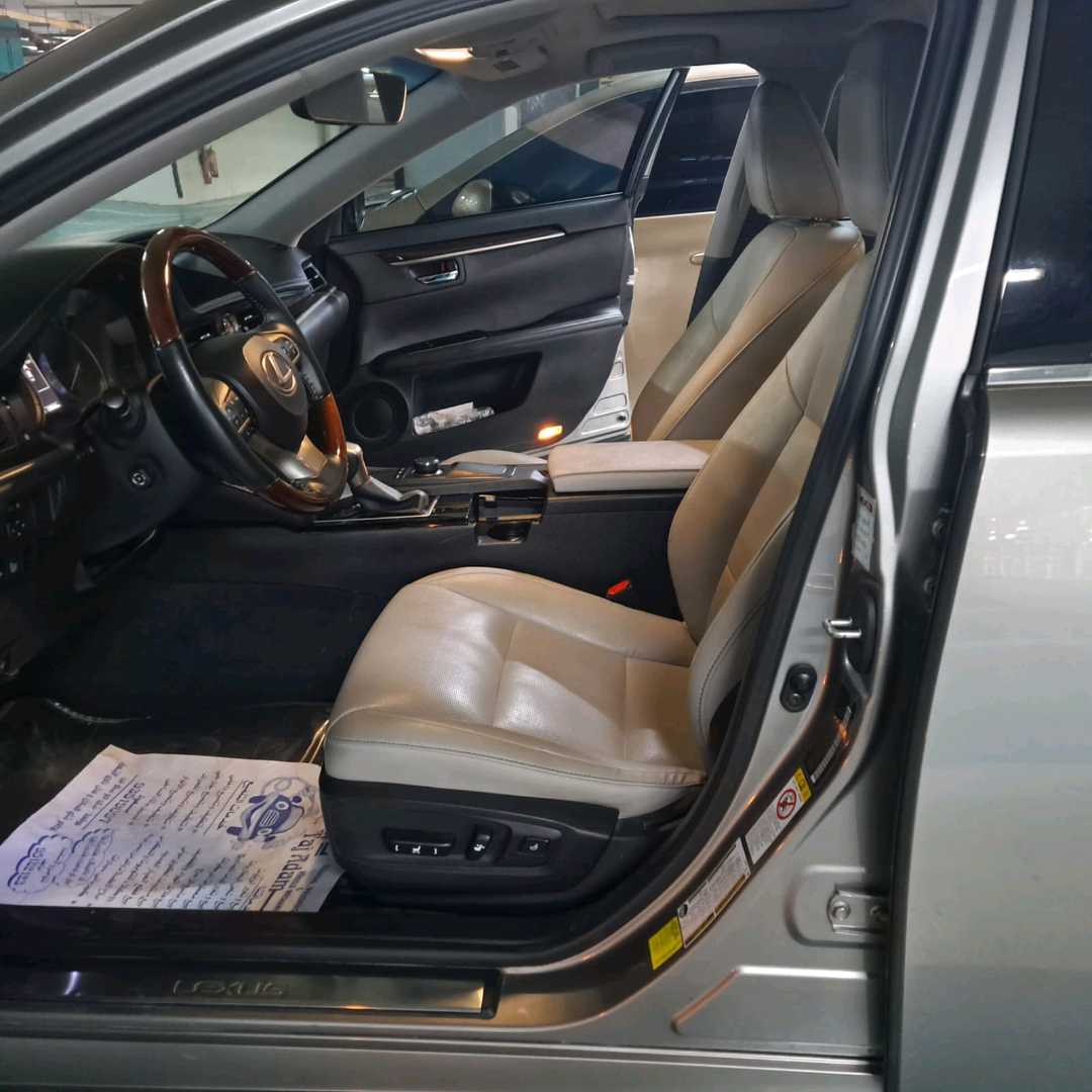 Car Image 2017 LEXUS ES 350