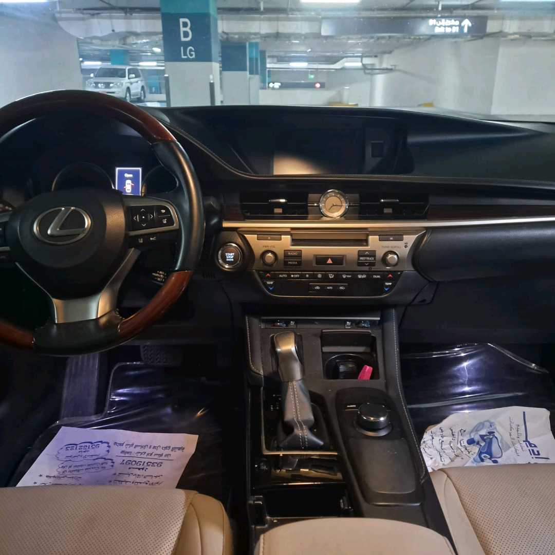 Car Image 2017 LEXUS ES 350