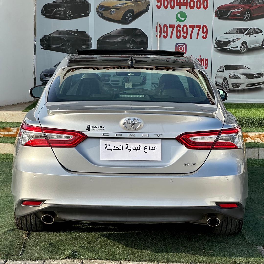 Car Image 2018 TOYOTA CAMRY XLE