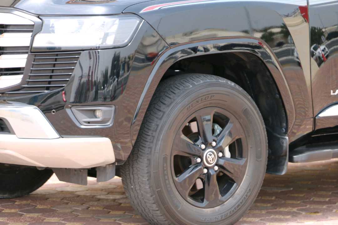 Car Image 2024 TOYOTA LAND CRUISER 