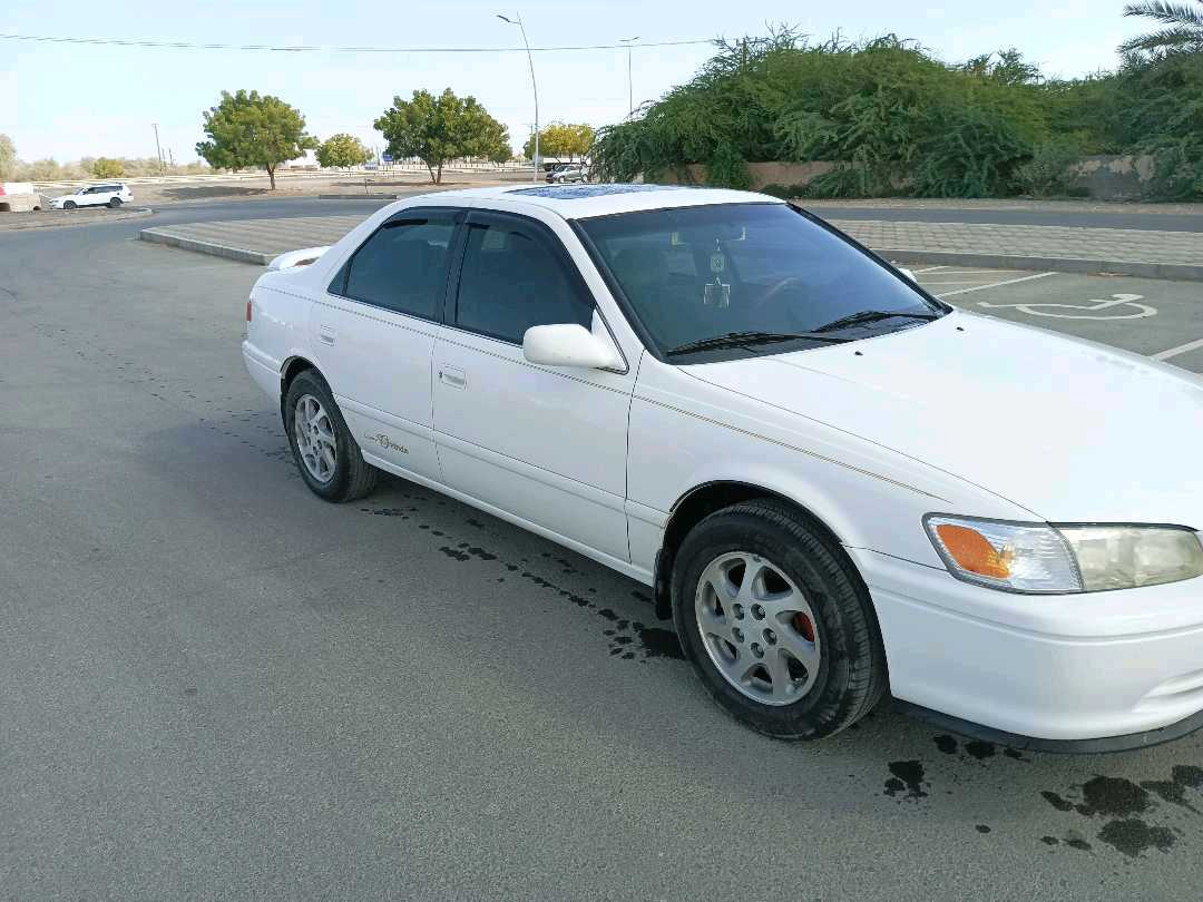 Car Image 2001 TOYOTA CAMRY LE