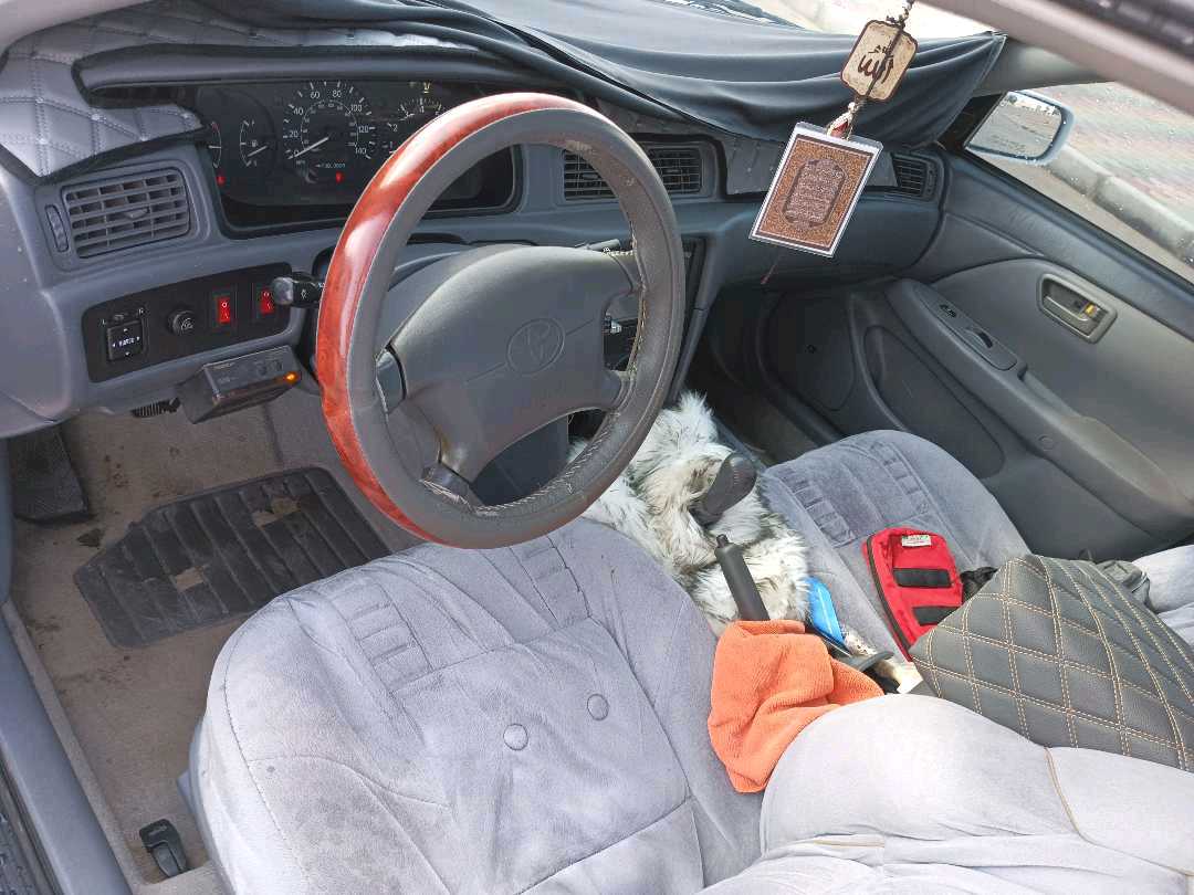 Car Image 2001 TOYOTA CAMRY LE