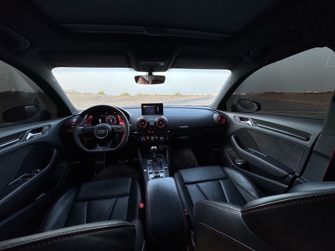 Car Image 2018 AUDI RS 3 