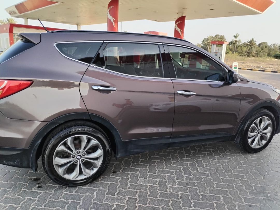 Car Image 2014 HYUNDAI SANTA FE 