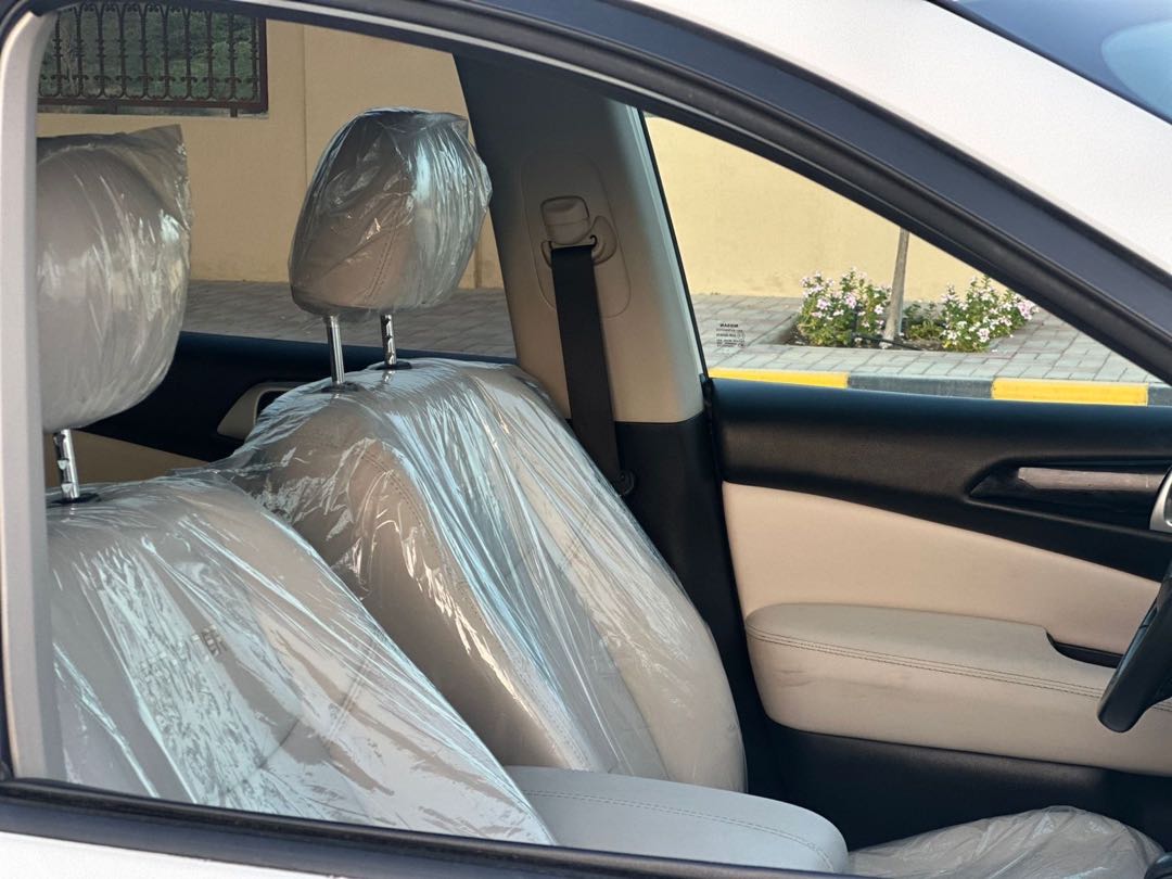 Car Image 2017 NISSAN PATHFINDER SV