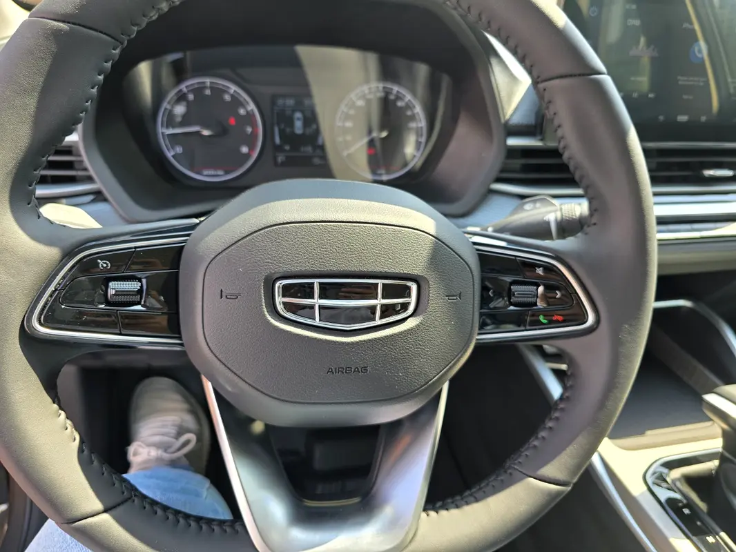 GEELY EMGRAND 7 2026
