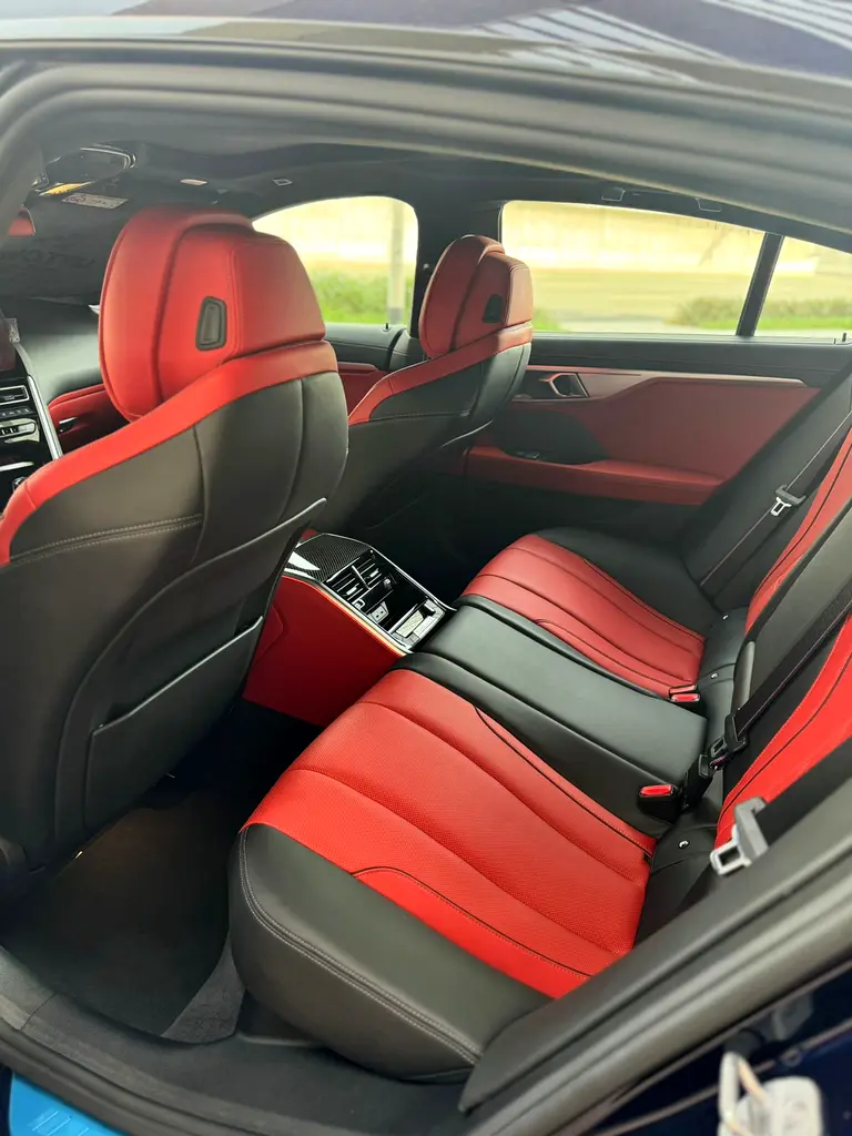 BMW 8 SERIES 2023