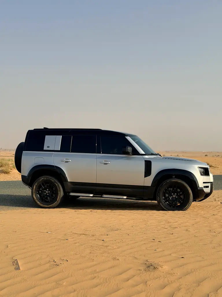 LAND ROVER DEFENDER 2024