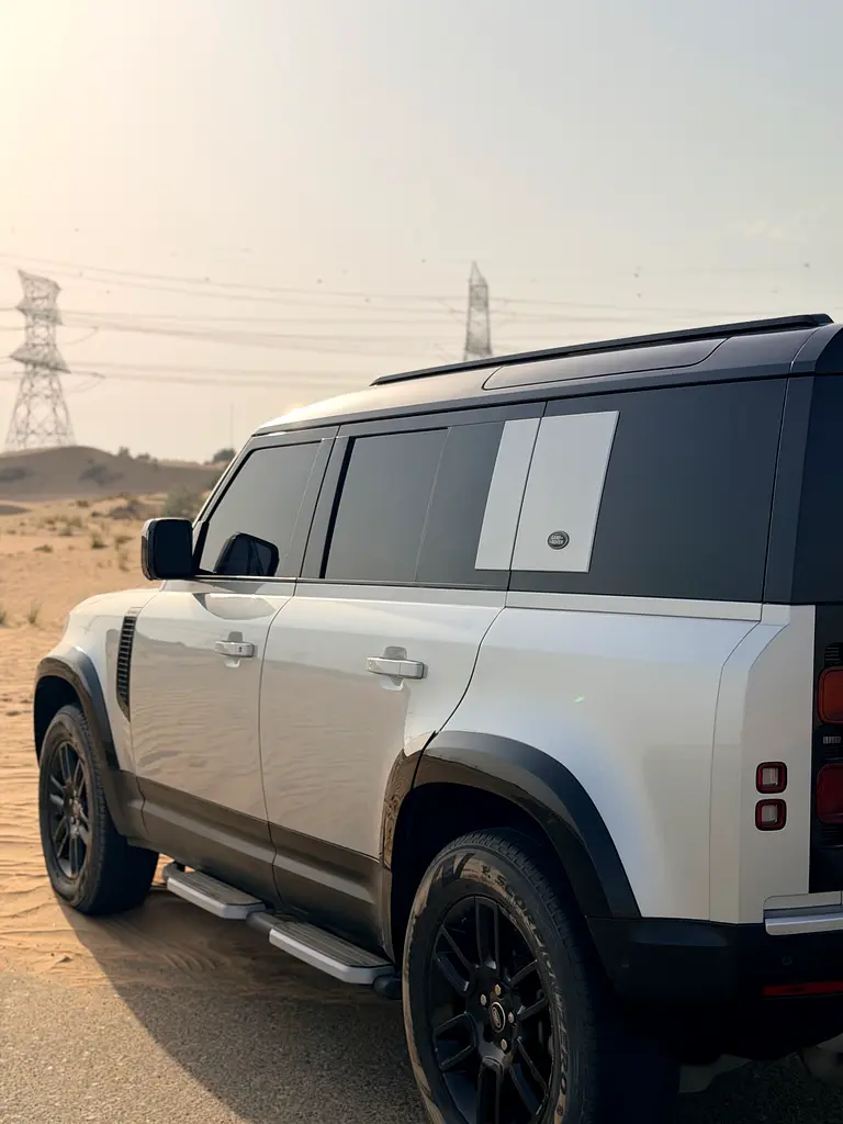 LAND ROVER DEFENDER 2024