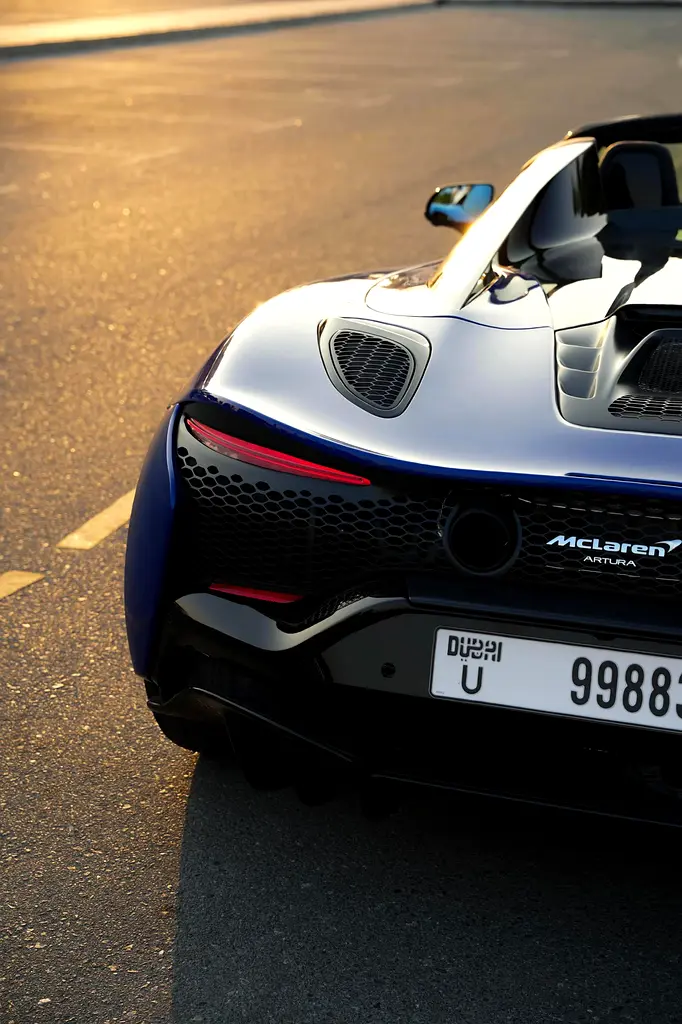 مكلارين Artura Spider 2025