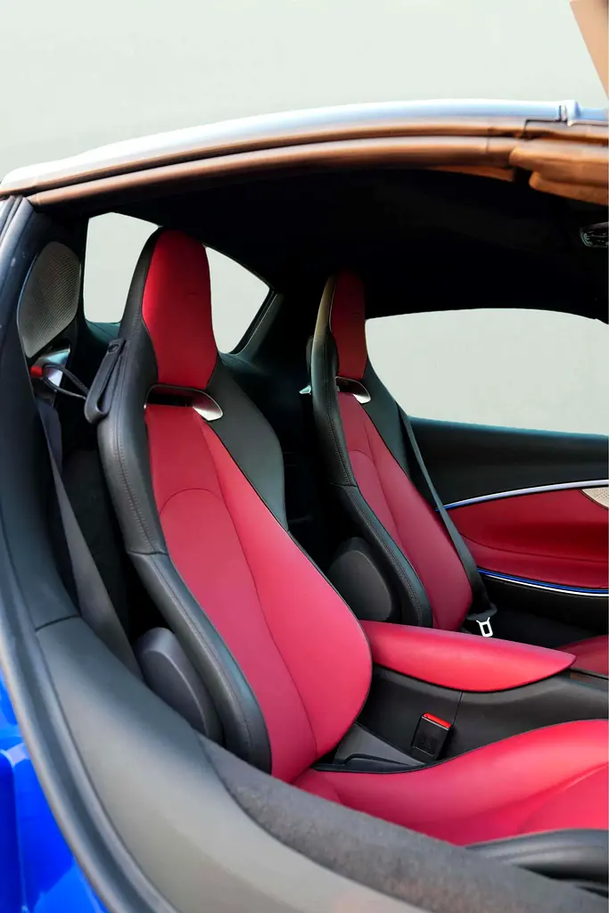 مكلارين Artura Spider 2025