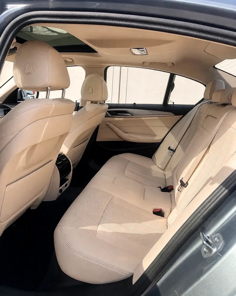 BMW 5 SERIES 2023