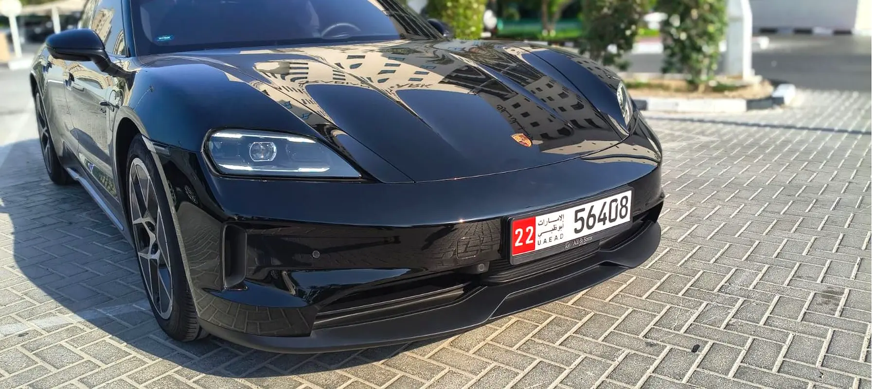 PORSCHE TAYCAN 2025