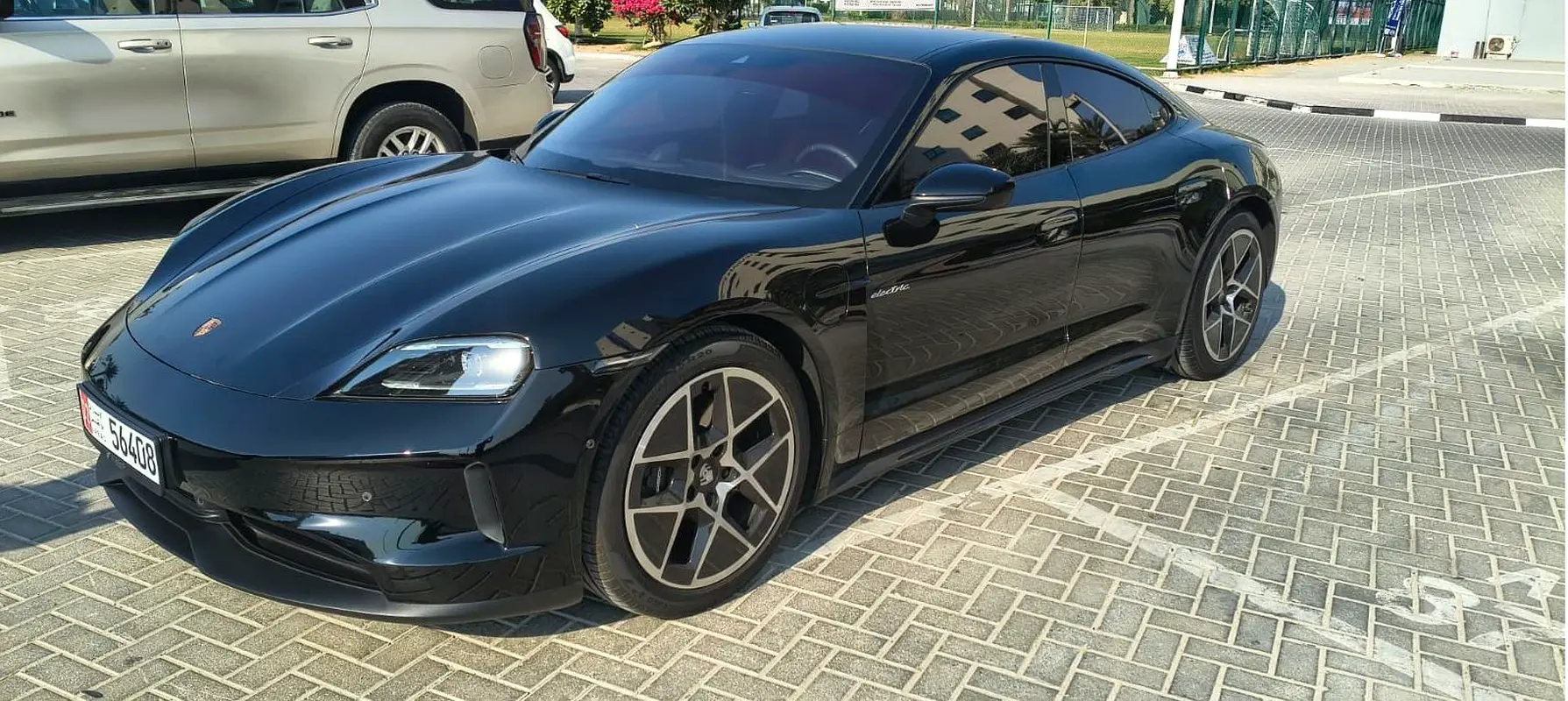 PORSCHE TAYCAN 2025