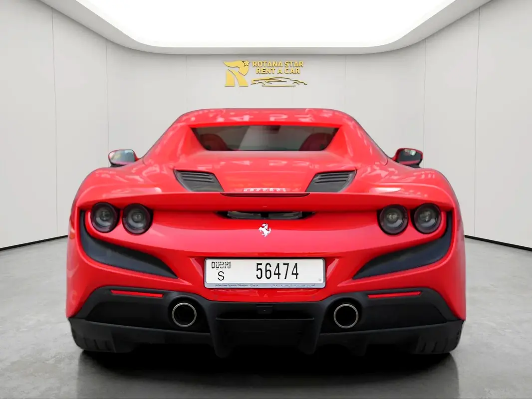فيراري F8 2022