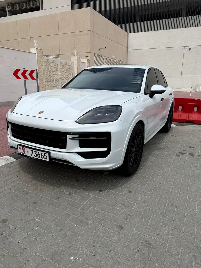 PORSCHE CAYENNE 2025