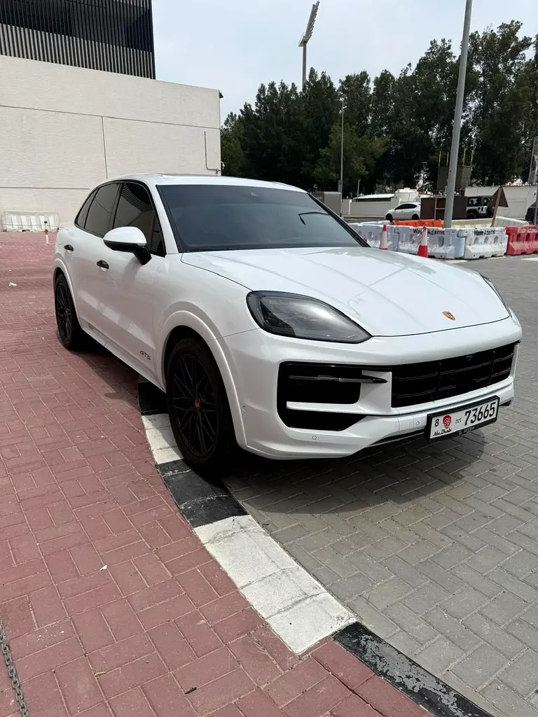 PORSCHE CAYENNE 2025