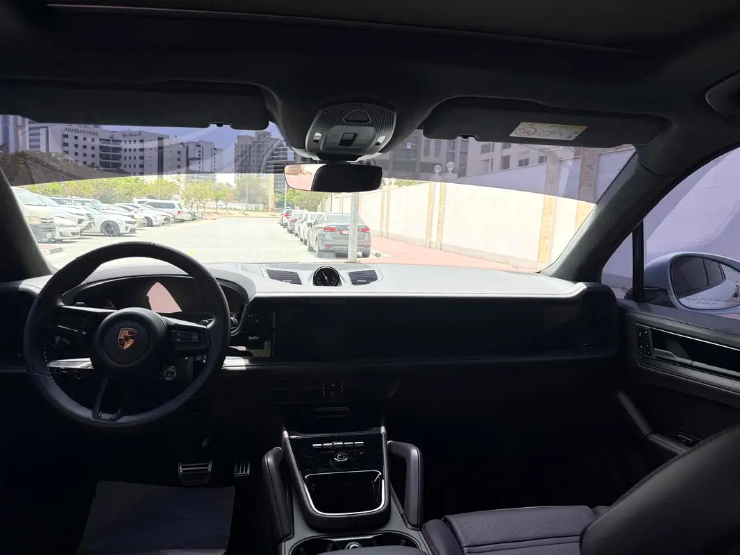 PORSCHE CAYENNE 2025