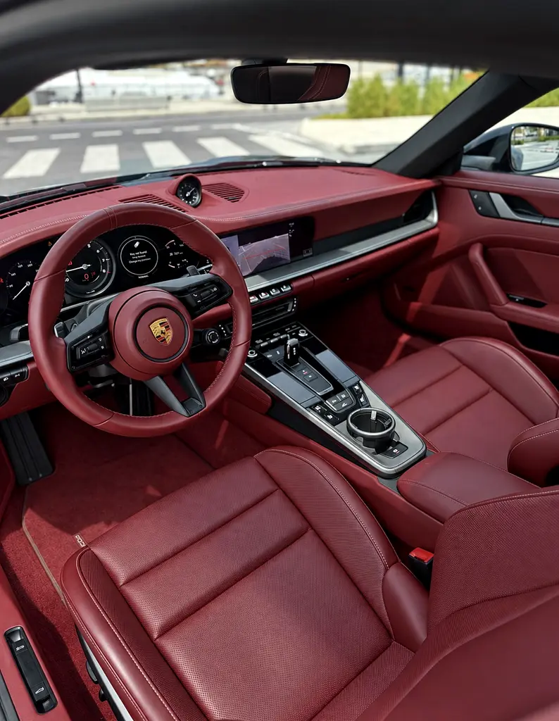 PORSCHE 911 2024