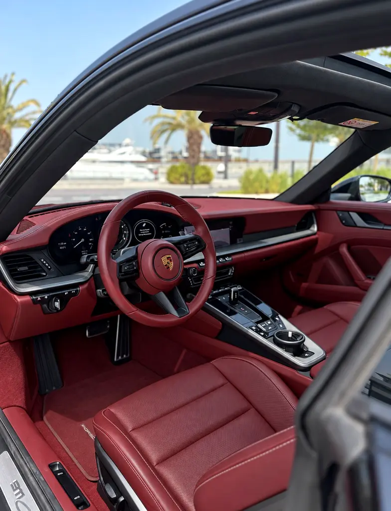 PORSCHE 911 2024