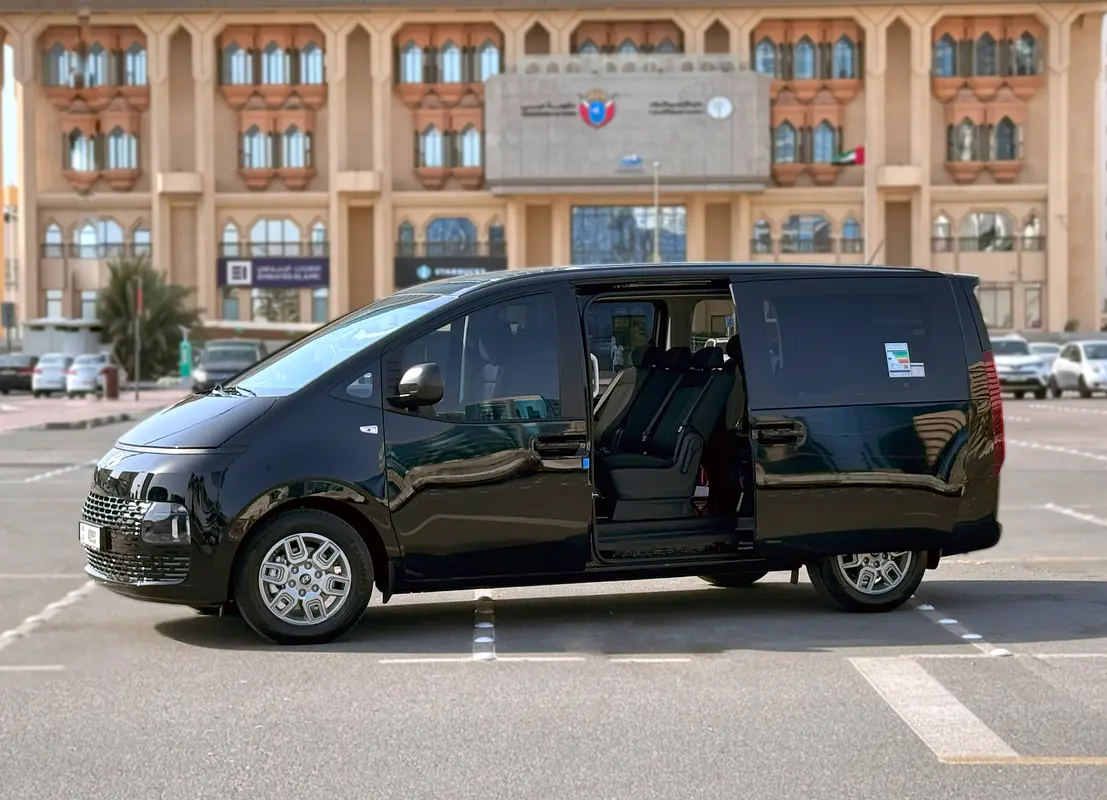 HYUNDAI STARIA 2025