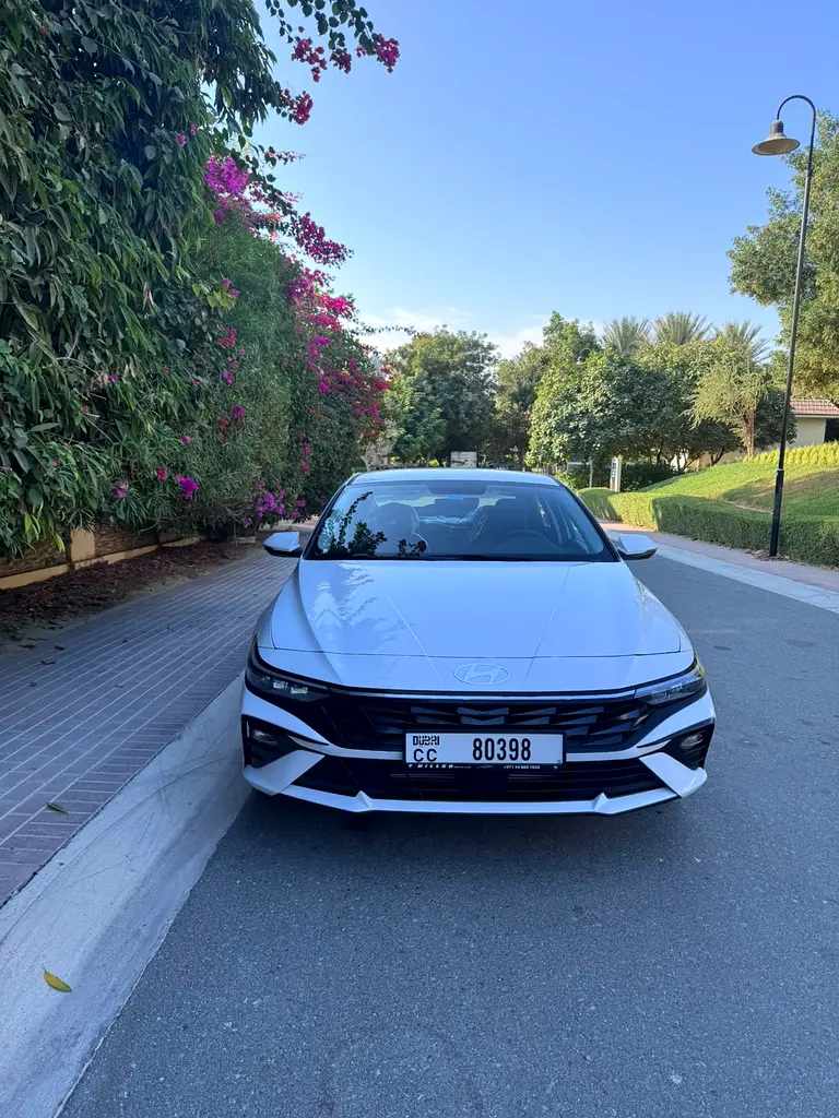 HYUNDAI ELANTRA 2025