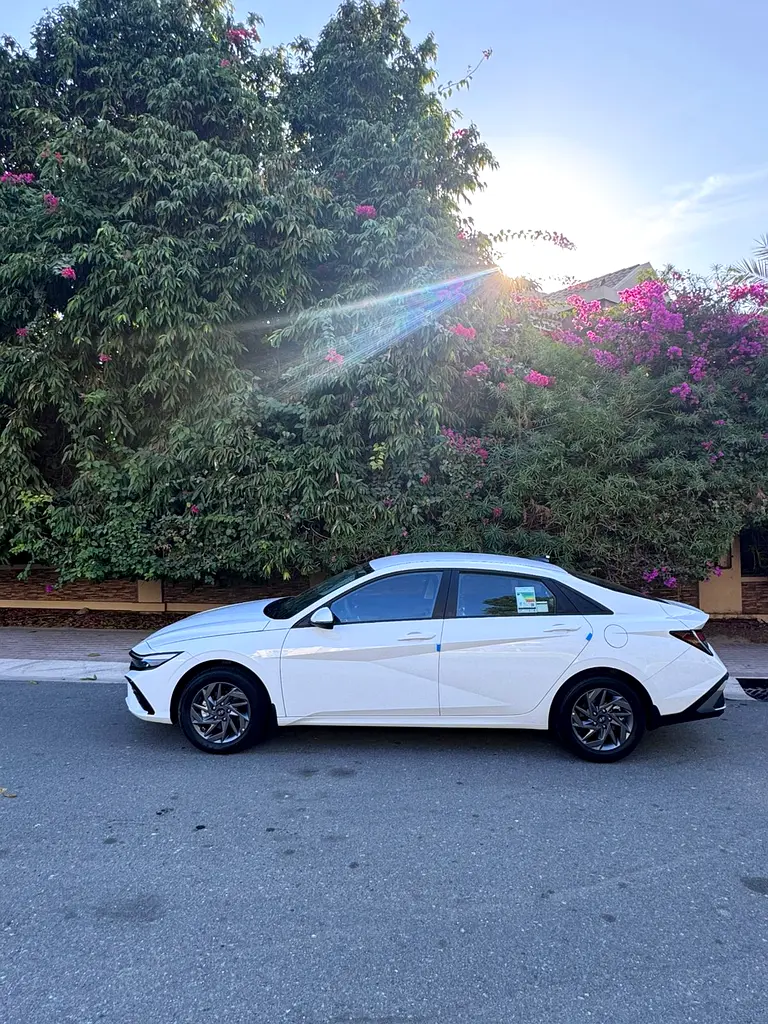 HYUNDAI ELANTRA 2025
