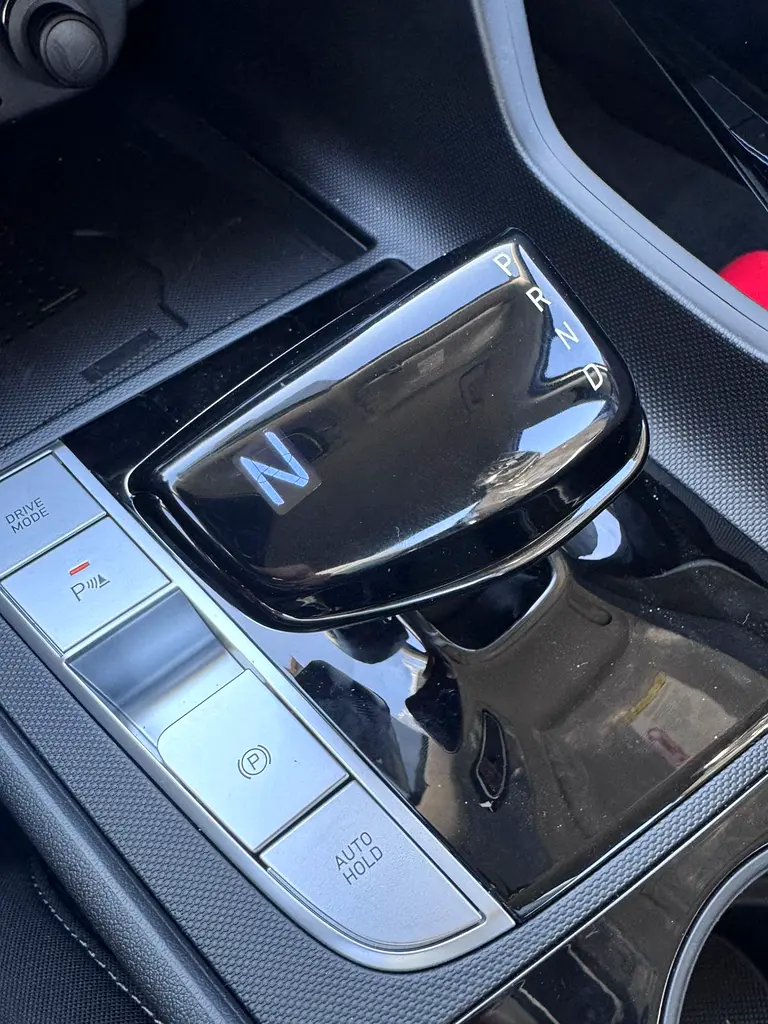 HYUNDAI ELANTRA 2025