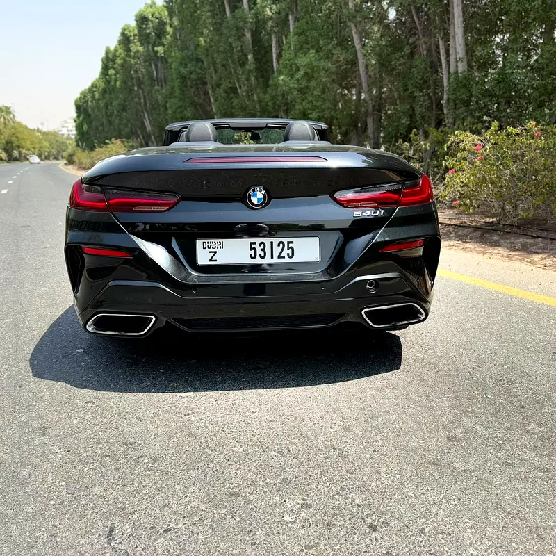 BMW 8 SERIES 2025