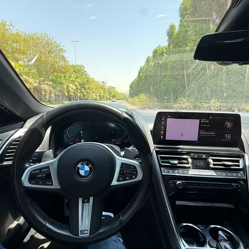 BMW 8 SERIES 2025