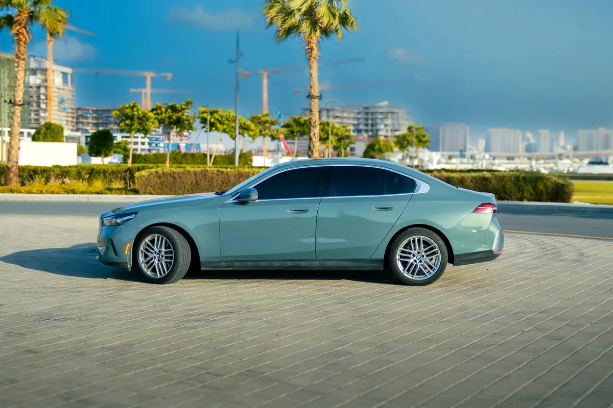 بي أم دبليو 5 SERIES 2024