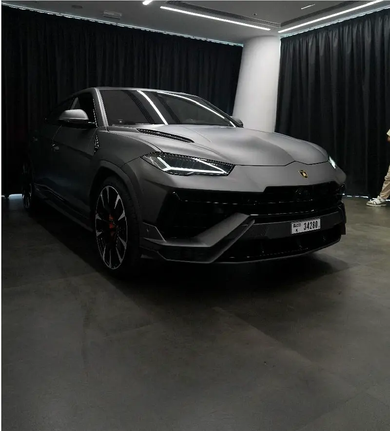 LAMBORGHINI URUS 2024