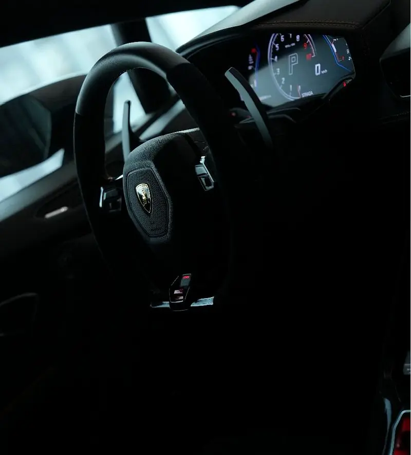 LAMBORGHINI URUS 2024