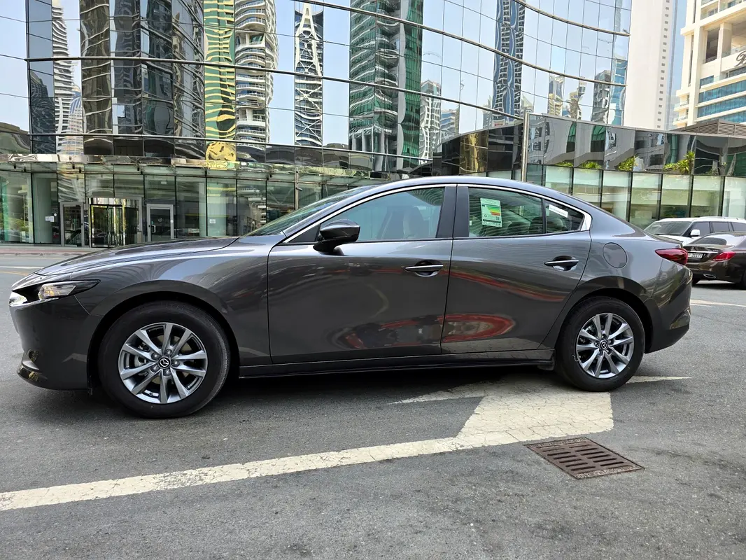 MAZDA 3 2025
