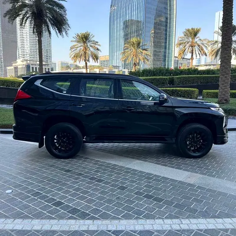 MITSUBISHI MONTERO 2023