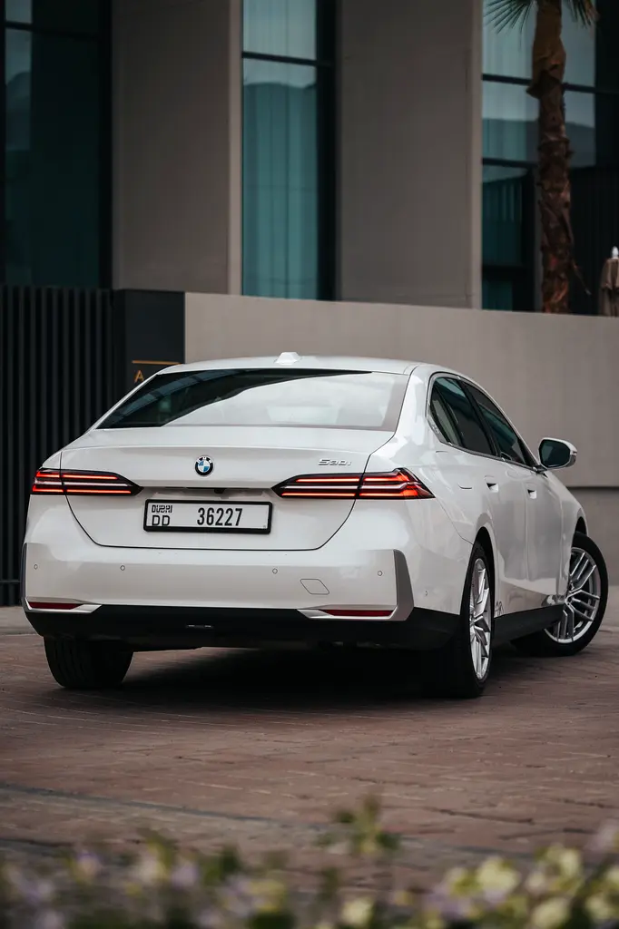 بي أم دبليو 5 SERIES 2024