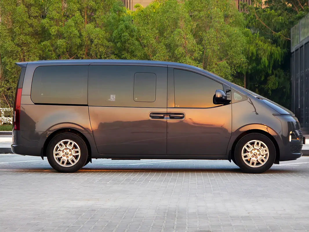 HYUNDAI STARIA 2026
