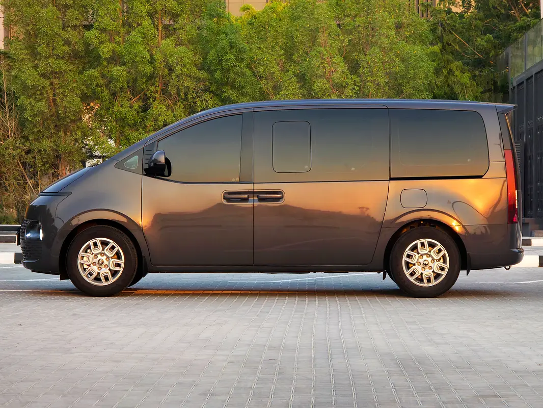 HYUNDAI STARIA 2026